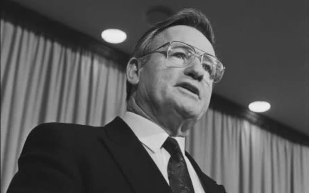Prime Minister Jim Bolger announces Winston Peters' dismissal from cabinet, 1991.