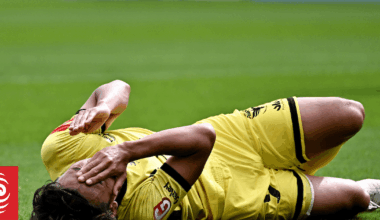 Phoenix crushed by Victory in A-League clash in Melbourne