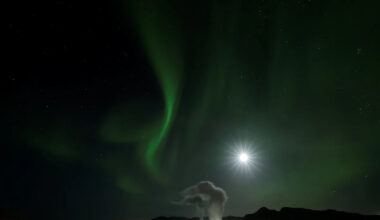 Northern lights may be visible in the US. See the list of states.