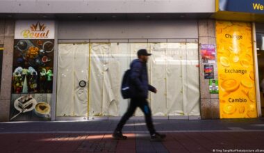German business bankruptcies hit decade high amid downturn – DW – 12/19/2025