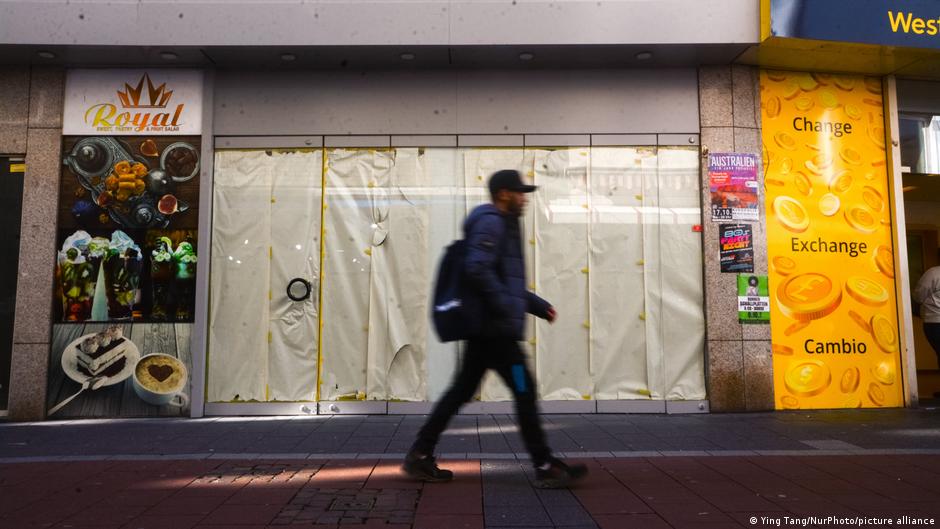 German business bankruptcies hit decade high amid downturn – DW – 12/19/2025