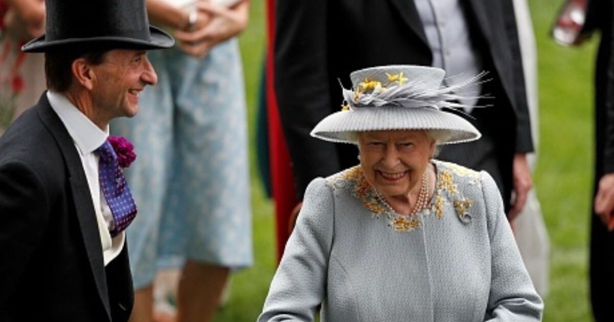 Heartbreak as Queen Elizabeth's right hand man dies aged 66 | Royal | News