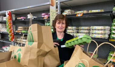 Woolworths worker marks 50 years as supermarket shopping transforms