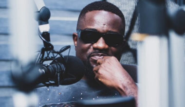 How my elder sister played an important role in my music career – Sarkodie shares