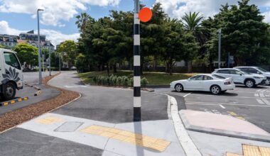 NZTA defends position of crossing pole in middle of Parnell, Auckland, shared cycle path