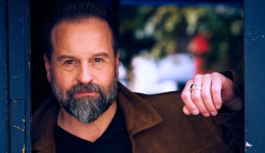 Les Misérables star Alfie Boe returns to Australia in 2026