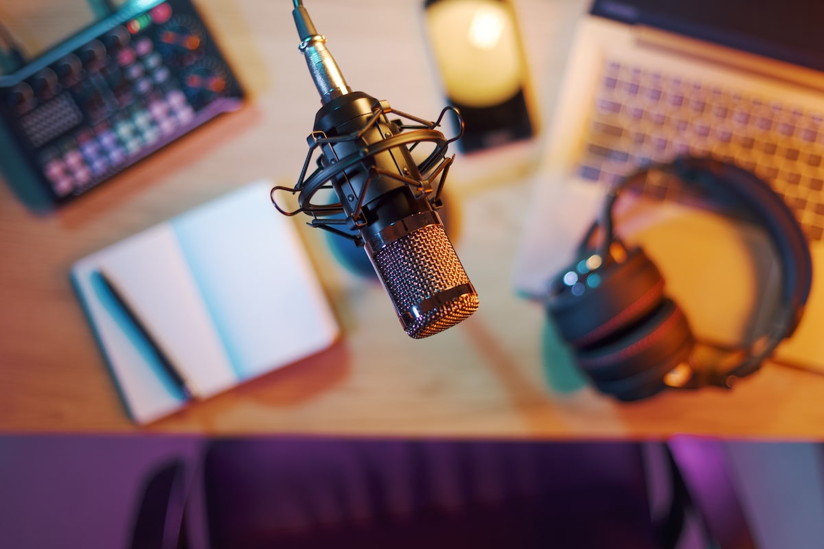 Financial advisors with modest followings quietly take on the finfluencers