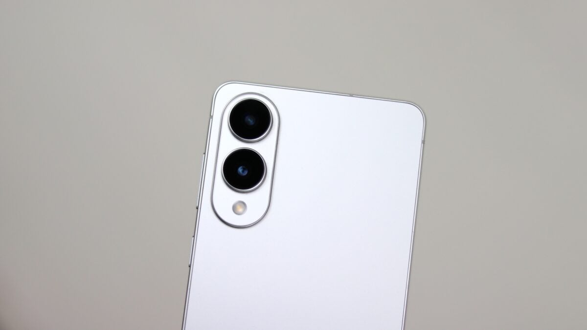 New Galaxy S25 Edge price drop brings it down by $300