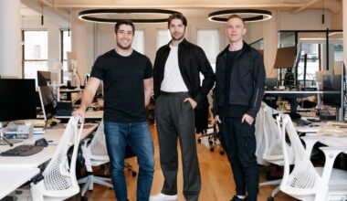 Exclusive: Cursor acquires code review startup Graphite as AI coding competition heats up