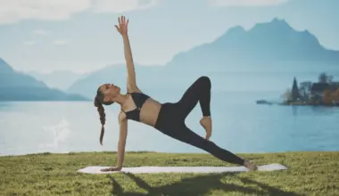 woman works out in Alo gear