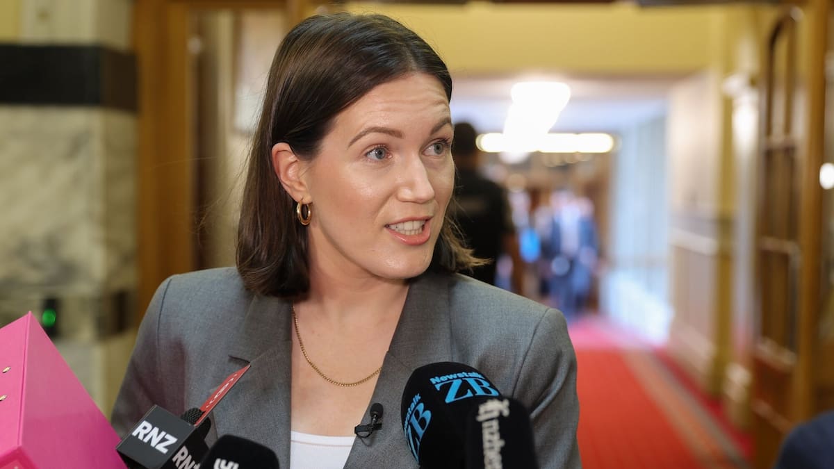 Minimum wage to increase from April next year, Govt commits to bigger rise than last year