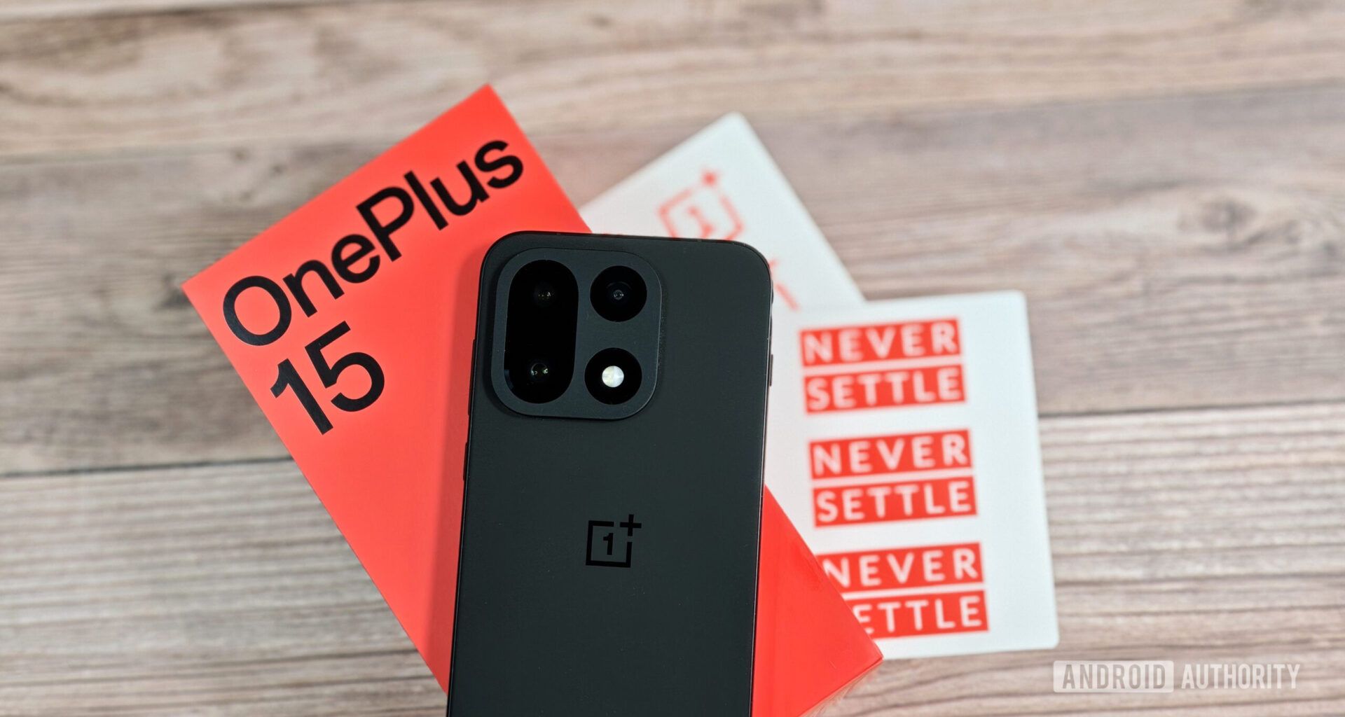 OnePlus 15 finally hits US stores with a giant battery- Android Authority