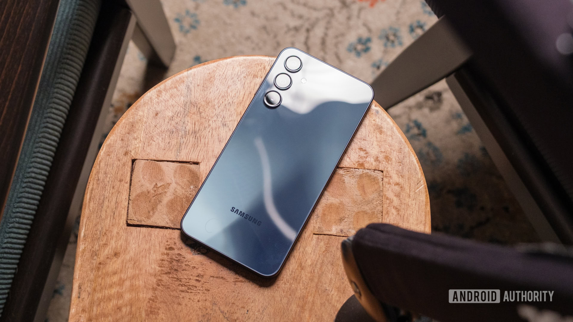 Samsung Galaxy A16 5G shiny under lights Samsung Galaxy A16 5G shiny under lights