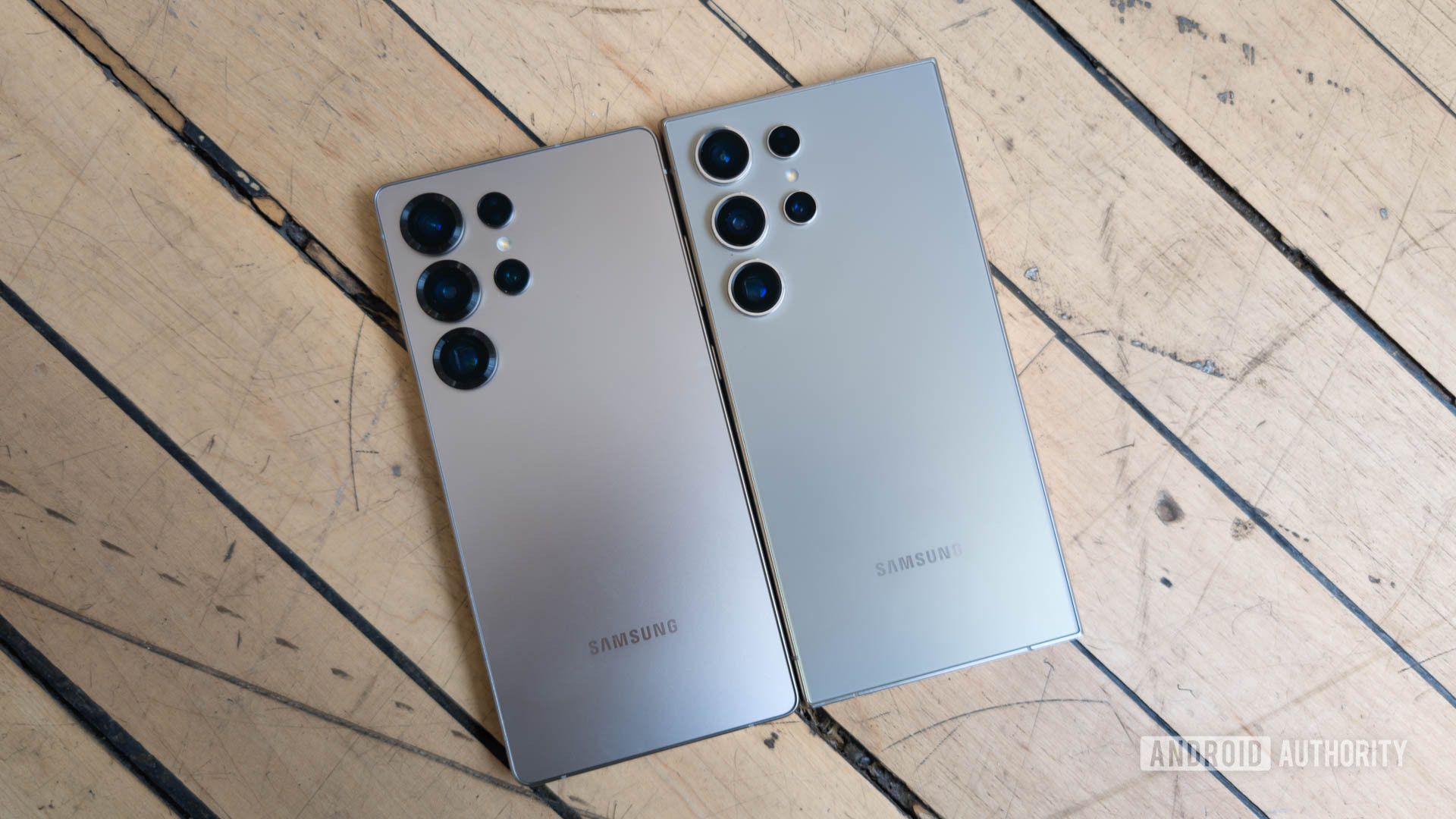Samsung Galaxy S25 Ultra next to Samsung Galaxy S24 Ultra Samsung Galaxy S25 Ultra next to Samsung Galaxy S24 Ultra