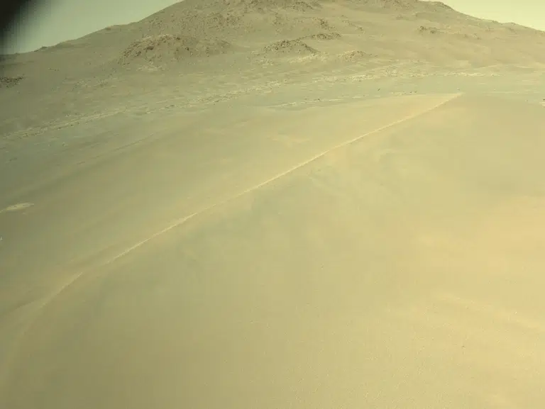 The Rover Examined The Inactive Aeolian Megaripple “hazyview” While Navigating The “honeyguide” Terrain.