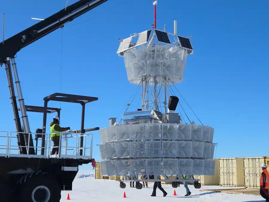 The Scientific Instrument For The Payload For Ultrahigh Energy Observations (pueo) Is Meticulously Set Up During Integration Procedures In Antarctica.