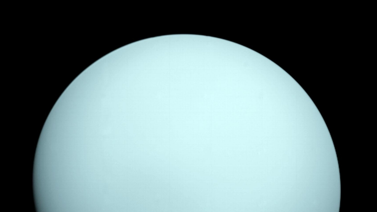 Voyager 2 May Have Caught Uranus At a Bad Time, Solving a 40-Year Mystery : ScienceAlert
