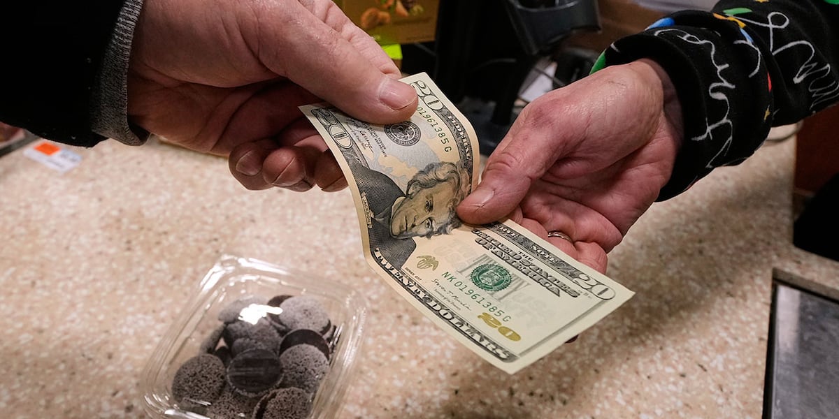 Trillion-dollar holiday shopping season comes with credit card caution