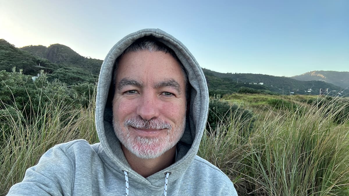 Dai Henwood: Comedy, chemo and how laughter helps him face cancer