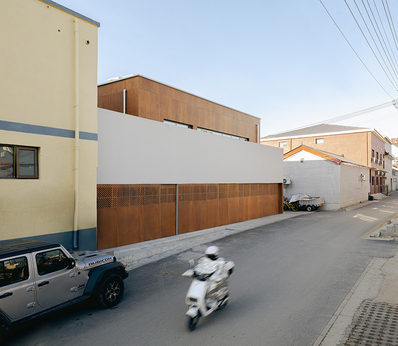 flexible courtyards craft self-developed hybrid residence by DL atelier in beijing