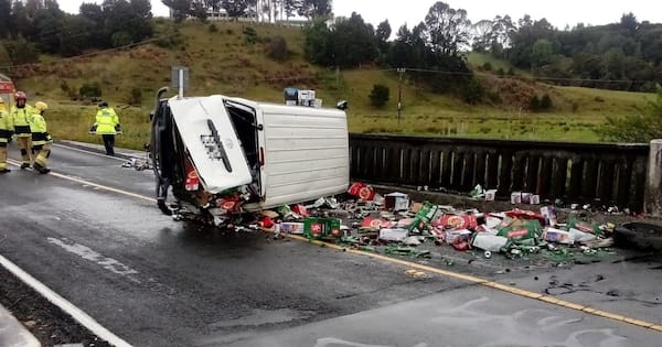 Beers, RTDs scattered across Whangārei road after liquor van rolls