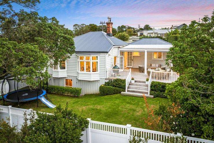 Art and Matilda Green were back in the headlines when they put their villa on the market, but other houses piqued buyer interest this year. Artwork / Beth Walsh