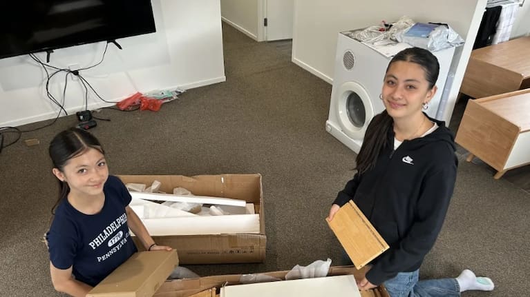 Aalia and Jala Hooker started Flatpack Girls in 2021.