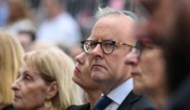 Albanese booed at ceremony mourning Bondi attack victims