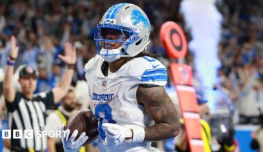 Jahmyr Gibbs in action for the Detroit Lions against the Dallas Cowboys