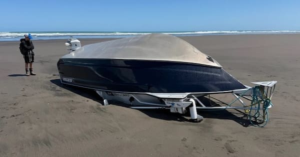 How a father saved his kids and friend after boat capsize on notorious sandbar