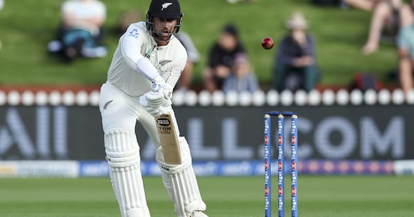 Black Caps in the box seat at the basin