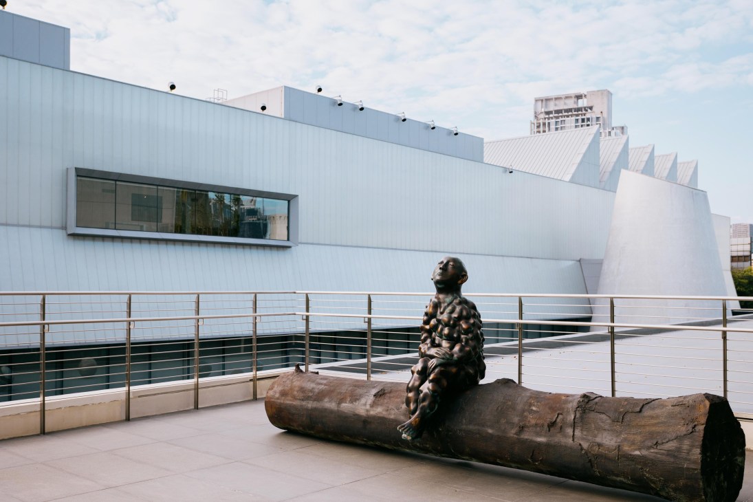 Dib museum Bangkok - sculpture in the courtyard