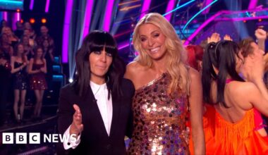 Presenters Tess and Claudia say goodbye to show