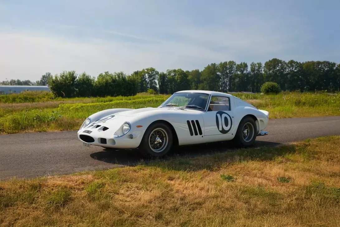 White Ferrari 250 GTO