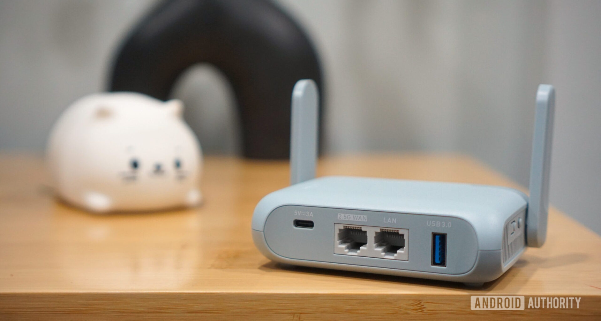 glinet beryl ax on table