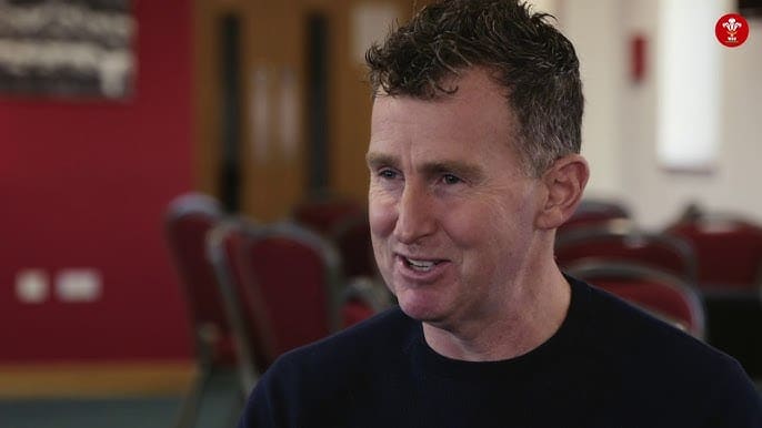 Nigel Owens names his greatest rugby captain ever — it’s not Kolisi or McCaw - Page 2 of 3