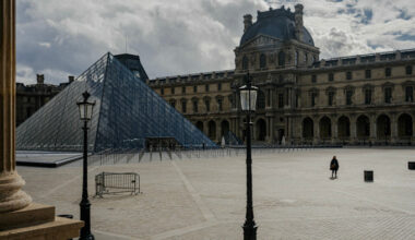 Louvre under pressure after disastrous year
