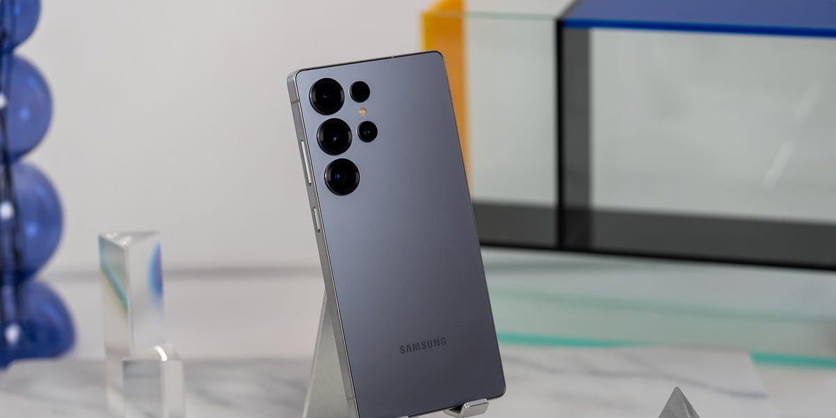 Samsung Galaxy S25 Ultra deal saves over $700 for Cyber Monday