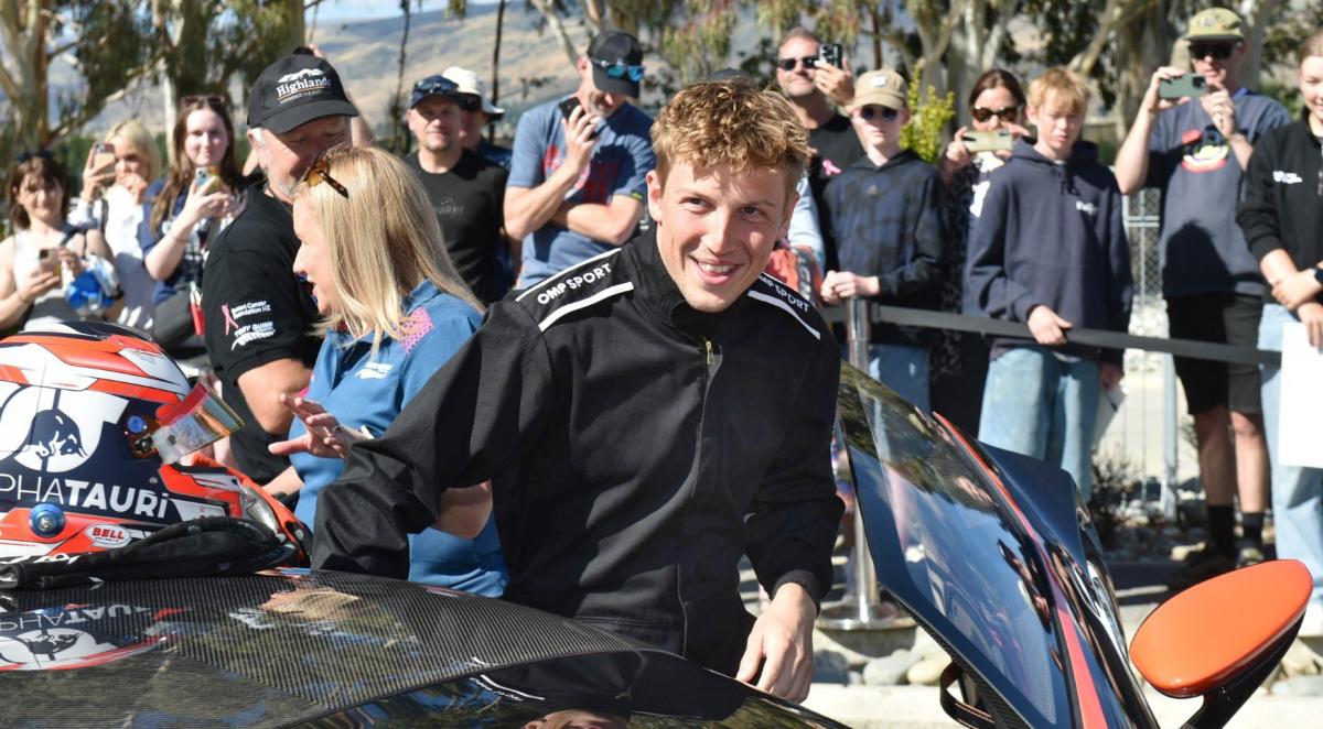 Lawson fans thrilled to meet their F1 hero