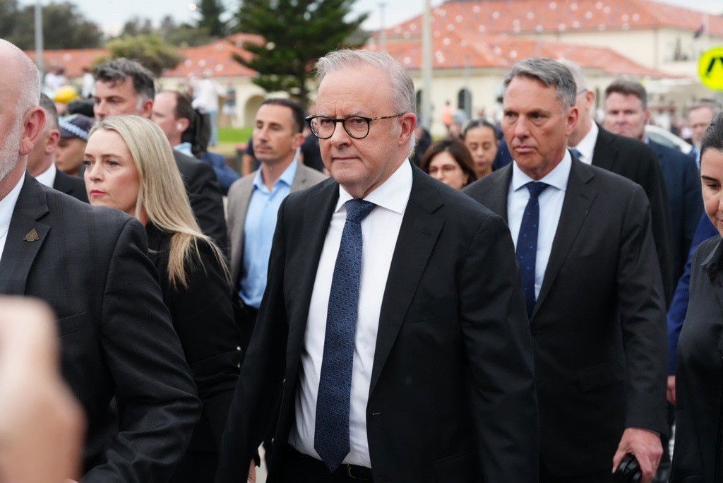 anthony albanese in black suit