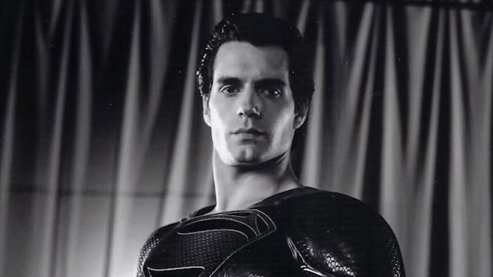 MAN OF STEEL Director Zack Snyder Shares Previously Unseen Shot From Henry Cavill's Superman Costume Test