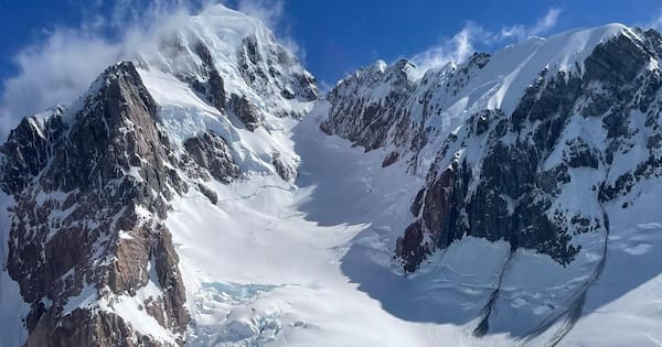 Search for two climbers on Mt Cook called off
