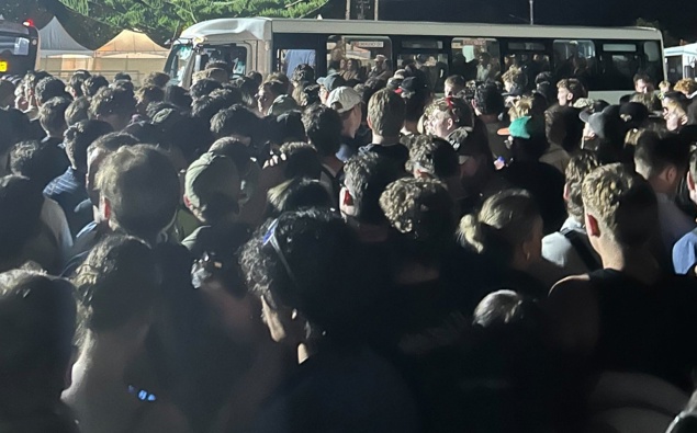 Popular festival offers refund after queues, buses and toilet chaos