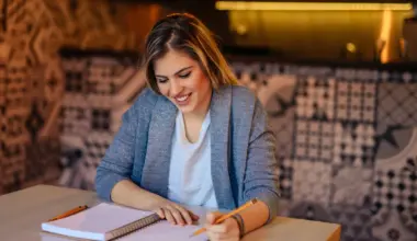 10 signs someone is financially well-off, even if they try not to show it