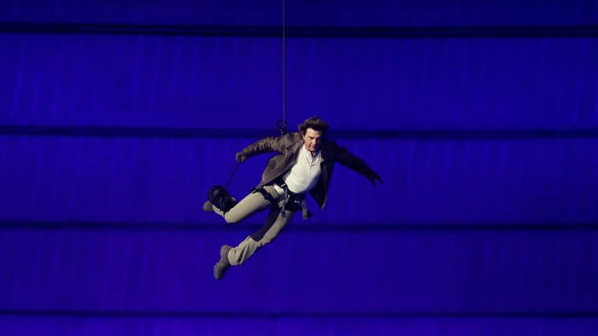 Will politics get in the way of Tom Cruise shooting a movie in space?