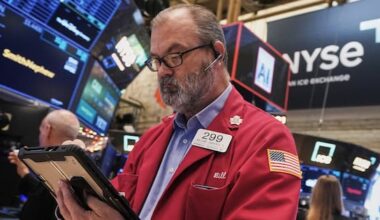 Tumbling tech stocks drag Wall Street to its worst day in 3 weeks