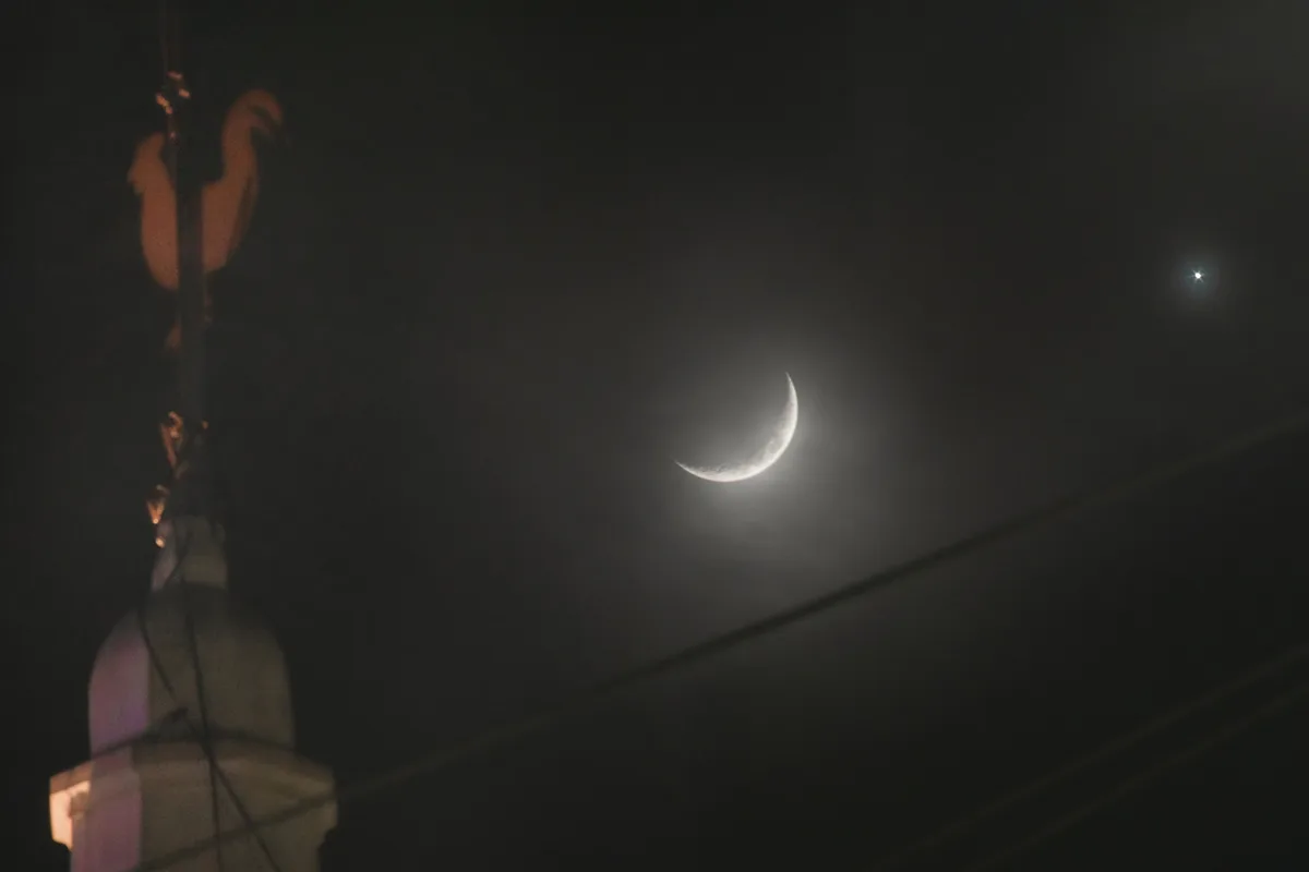 Rui Santos captured this image of Venus and the crescent Moon from Amor, Leiria, Portugal on 3 January 2025. Equipment: Sony A6000 camera, Soligor 75-300mm lens. Software: Lightroom, Photoshop. Exposure: ISO 1250, f/16, 2.5