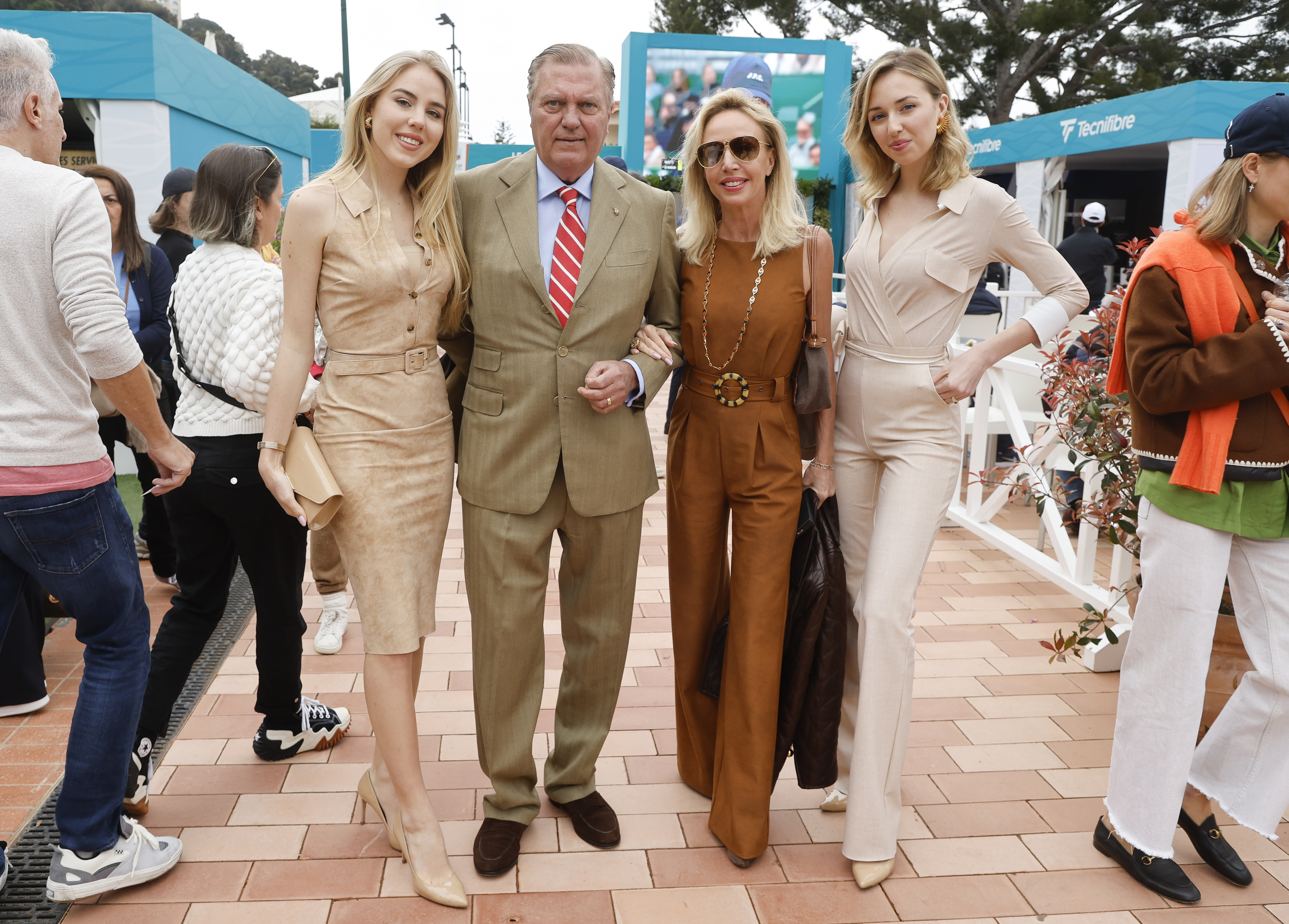 Prince Charles de Bourbon des Deux-Siciles and Camilla Crociani with their daughters Princesse Maria Carolina and Princesse Maria Chiara.