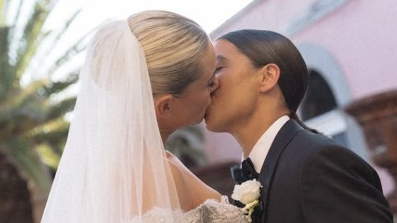 Inside their “simple and chic” New Year’s Eve wedding with Matildas teammates