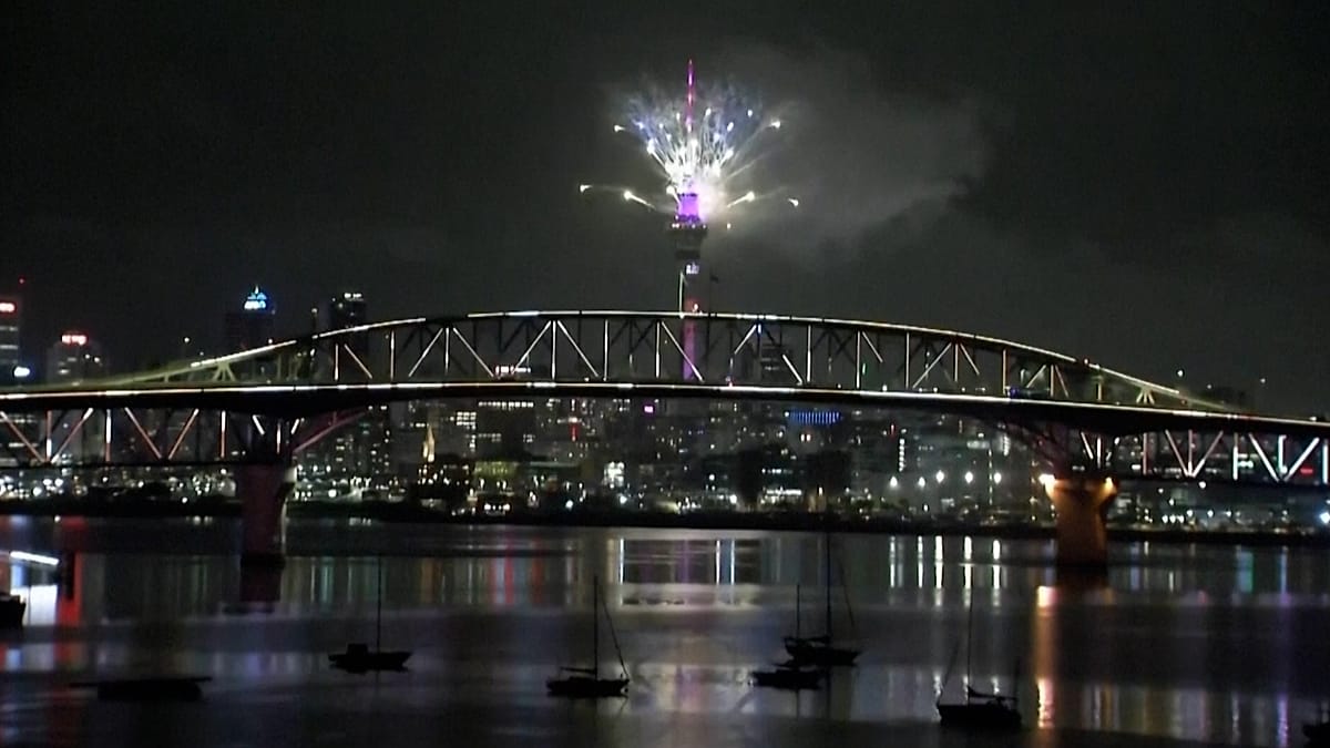 Video. New Zealand welcomes 2026 with fireworks at Auckland’s Sky Tower